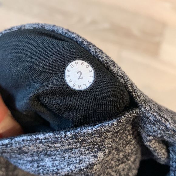 lululemon Wunder Under Low Rise Tights 28" Heathered Black Sz2 - Picture 6 of 6